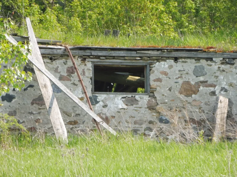 The Sad Remains of a Barn in Southern Ontario